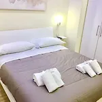 Da Polly A Piazza Amedeo نابولي