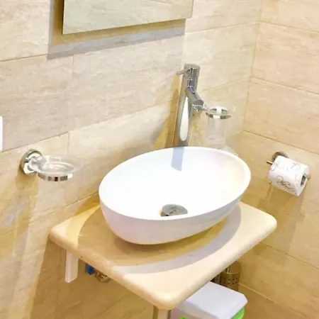 Da Polly A Piazza Amedeo