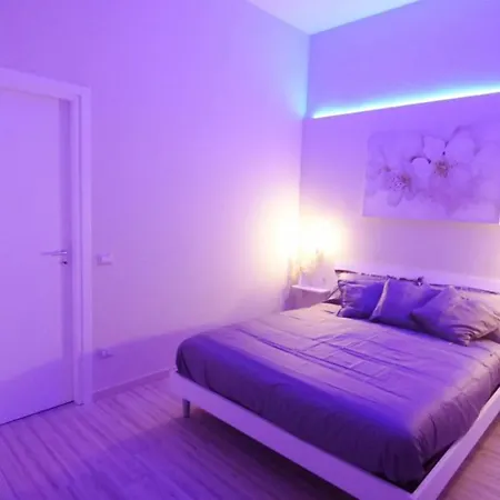 Da Polly A Piazza Amedeo فندق مبيت وإفطار 4*