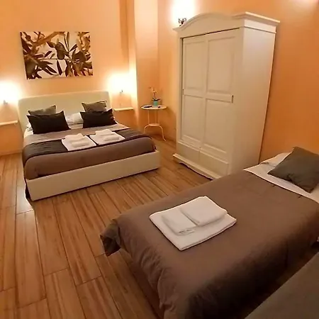 Bed and Breakfast Da Polly A Piazza Amedeo 4*