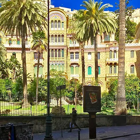 Da Polly A Piazza Amedeo Bed and Breakfast 4*