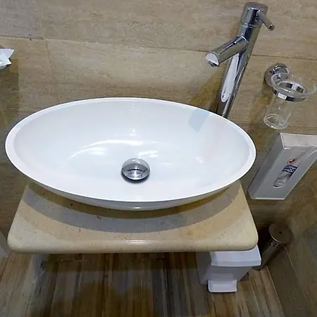 Da Polly A Piazza Amedeo 4* Νάπολη