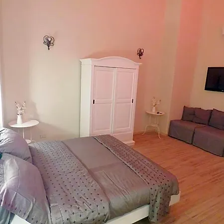 Bed and Breakfast Da Polly A Piazza Amedeo 4*