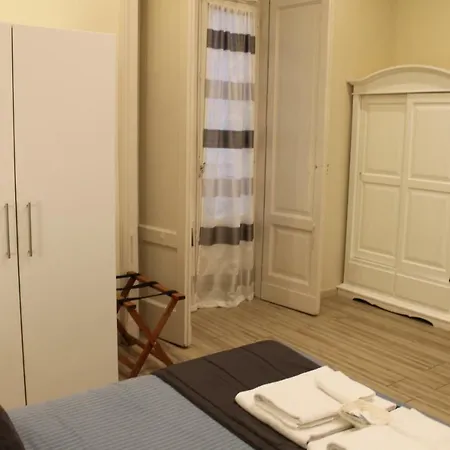 Da Polly A Piazza Amedeo