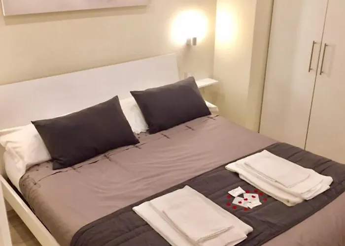Da Polly A Piazza Amedeo Bed & Breakfast Neapol