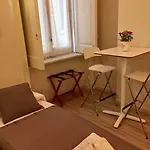 Bed & Breakfast Da Polly A Piazza Amedeo 4*