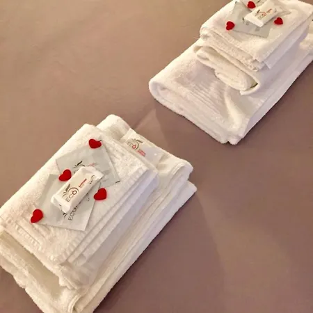 Da Polly A Piazza Amedeo 4*