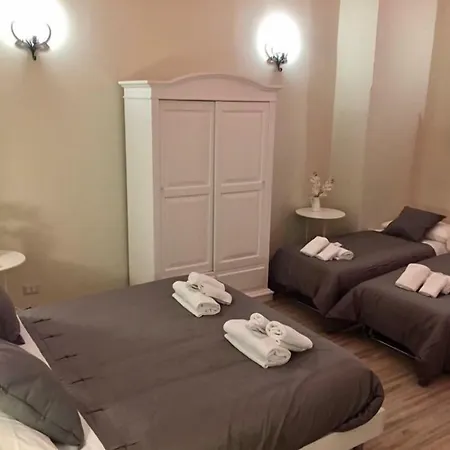 Bed & Breakfast Da Polly A Piazza Amedeo Napoli