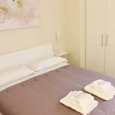 Da Polly A Piazza Amedeo Bed & Breakfast