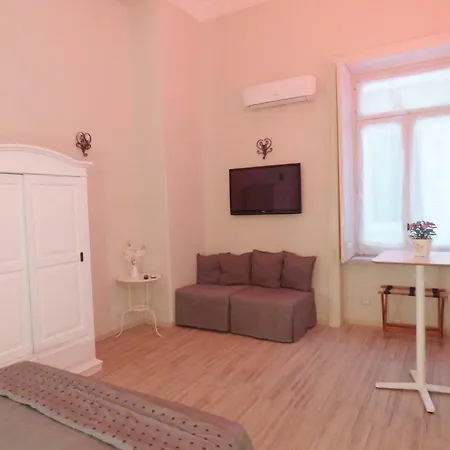 Da Polly A Piazza Amedeo Bed & Breakfast