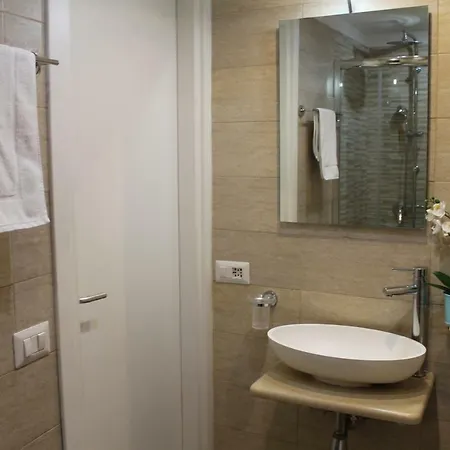 Da Polly A Piazza Amedeo