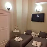 Da Polly A Piazza Amedeo Panzió 4*