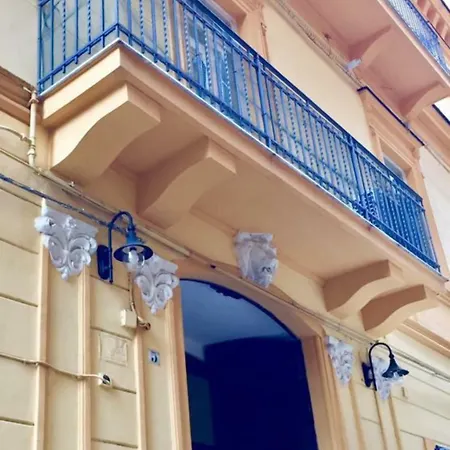 Da Polly A Piazza Amedeo Bed and Breakfast Νάπολη
