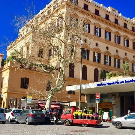 Da Polly A Piazza Amedeo 4*